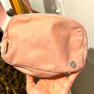 Lululemon crossbody strap leisure gym bag Pink